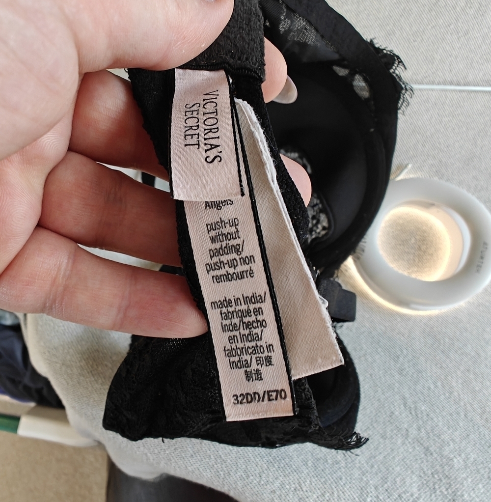 VICTORIAS SECRET Lace Bra - Picture 2 of 5